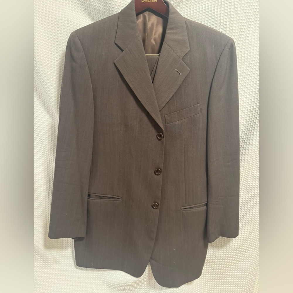 Brown Wool-Blend Suit with Notched Lapels